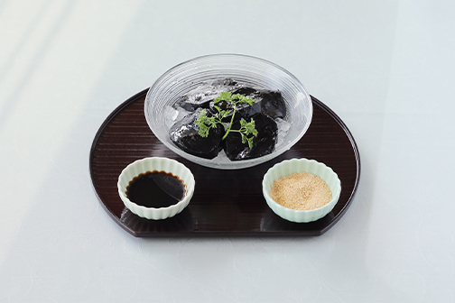 まっくろくろわらび