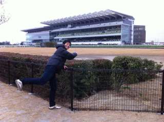 正解はリニューアルオープンした中京競馬場でした