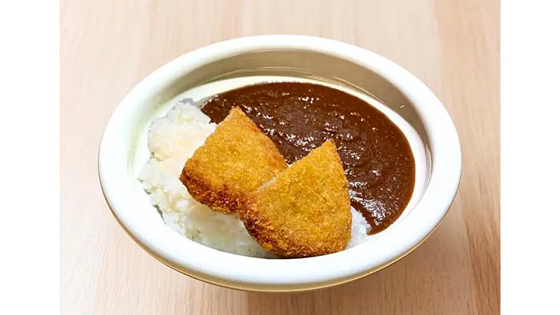 淡路島たまねぎカレー オン じゃこカツ