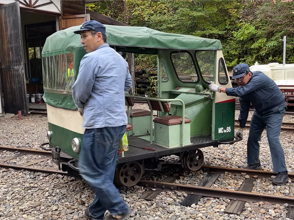 10月19日（日）の木曽谷・赤沢自然休養林。小型モーターカーNo.65