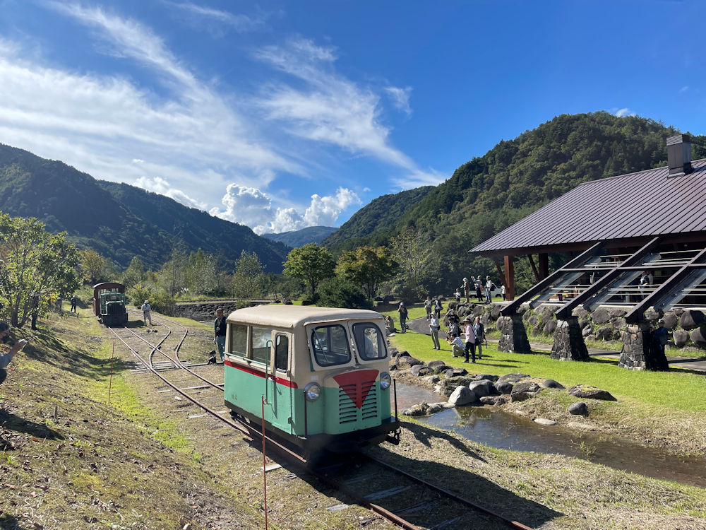 林鉄フェス2024（長野県王滝村）（6）じっくりと撮影中。 | 稲見駅長の