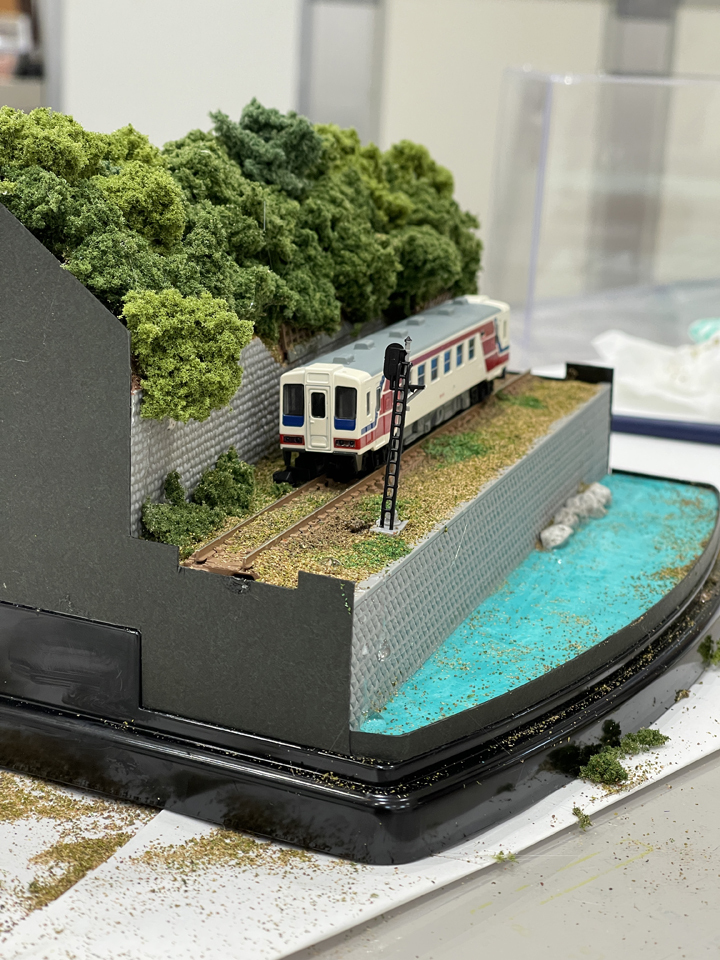 子鉄の夏休み（3）ジオラマを作る。 | 稲見駅長の鉄道だよ人生は