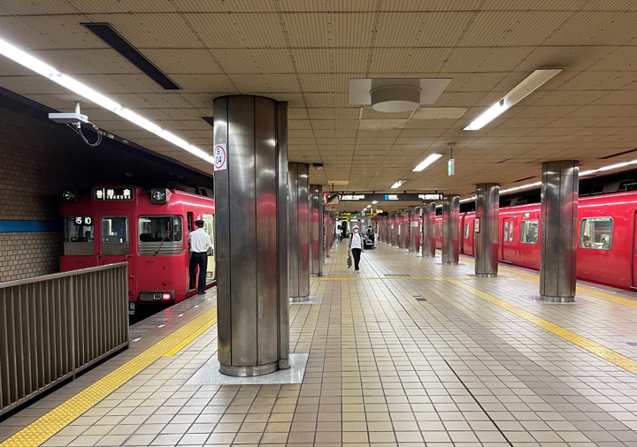 鶴舞線丸の内駅のモザイクアート。 稲見駅長の鉄道だよ人生は!! 稲見眞一 中京テレビ 鶴舞線丸の内駅のモザイクアート。 稲見駅長の鉄道だよ人生は!! 稲見眞一 中京テレビ