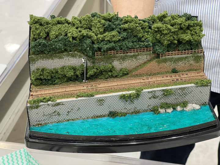 子鉄の夏休み（3）ジオラマを作る。 | 稲見駅長の鉄道だよ人生は